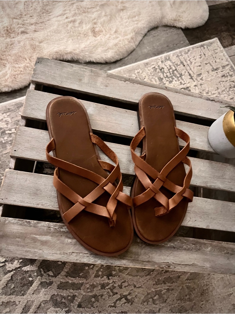 Sanuk brown strappy sandals - NWOT - Picture 2 of 3